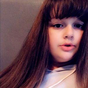 Meet your Posher, Ella